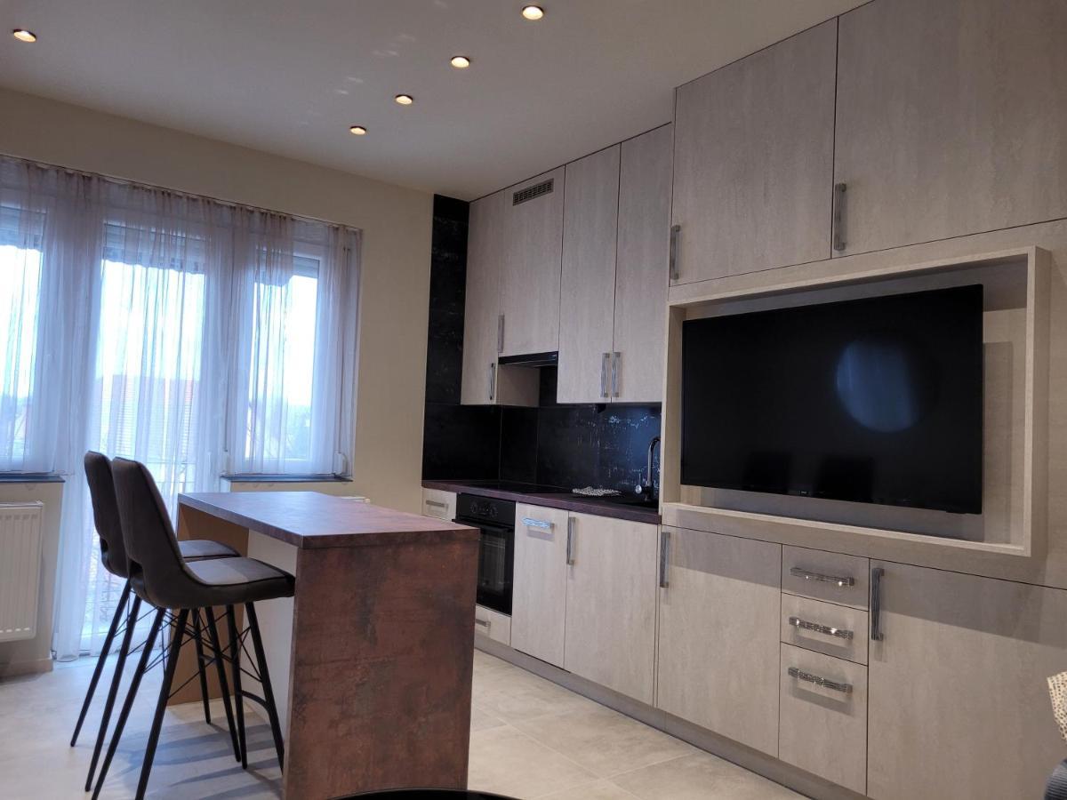 Lara II Apartman Debrecen Exterior foto